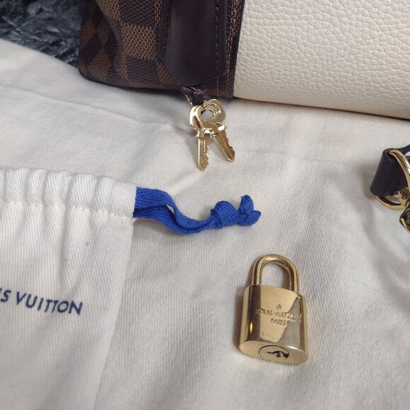 💯% STUNNING Authentic Louis Vuitton Jersey TaurillonDE/ Crême FULL inclusion - Picture 12 of 16